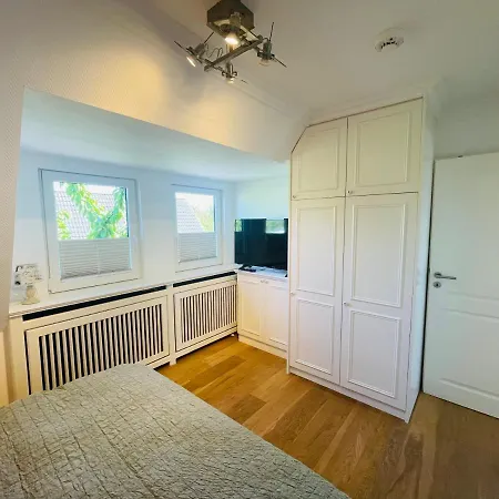 Vakantiehuis Zentrales, Kuscheliges Ferienhaus In Tinnum *